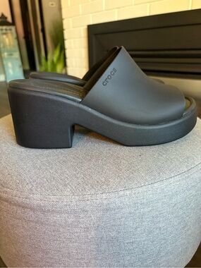 Crocs Brooklyn Slide Sandals